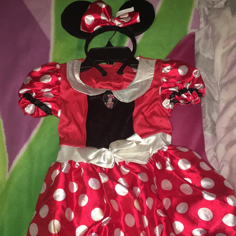 Minnie Mouse halloween costume